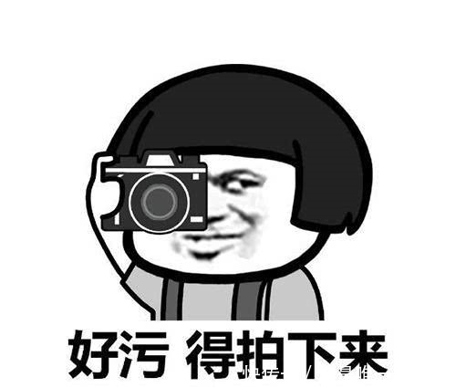 |笑话：失恋了，约哥们去操场跑步发泄情绪，发现他一直仰着头跑