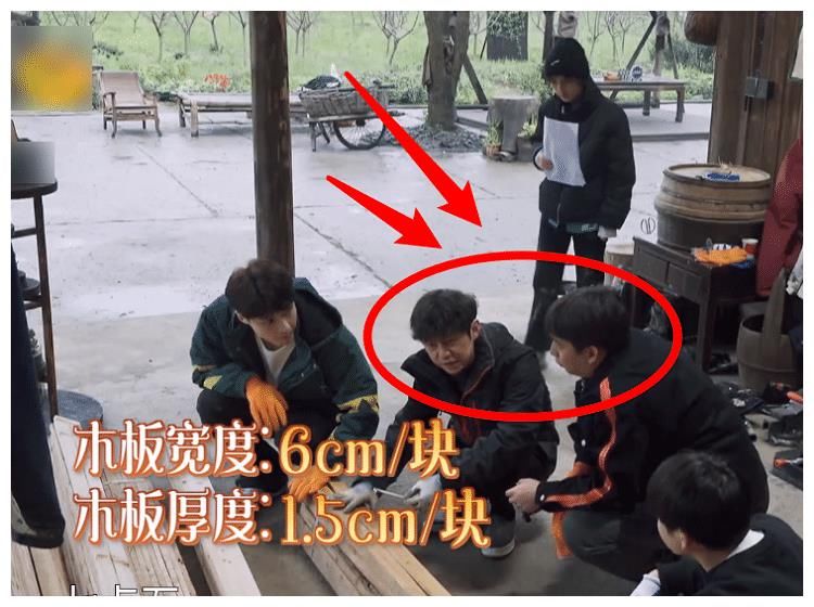 黄磊何炅商量拼床,看到彭昱畅的反应,学霸和学渣的区别很明显