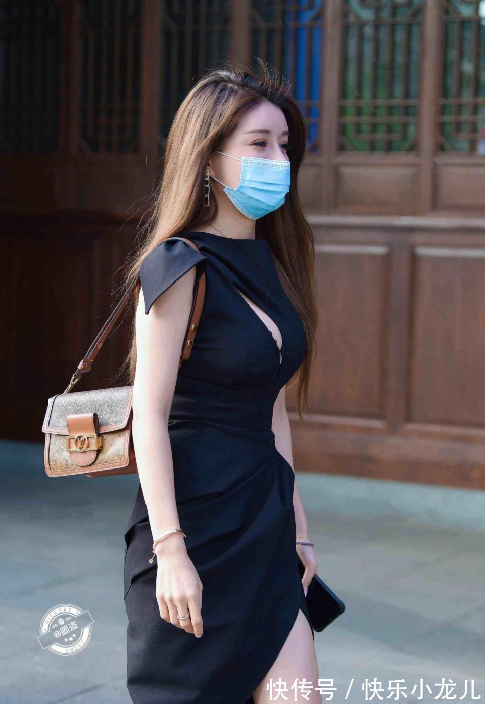 连衣裙 低调洋气的连衣裙穿搭展现随意的姿态,不用多花心思,吸引视线