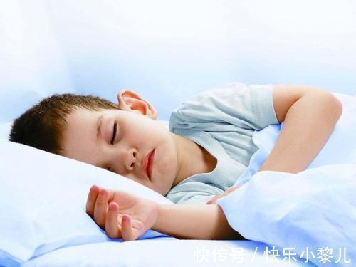 孩子|儿子9岁袭胸,原因来自母子不分床,父母的过错由谁买单?