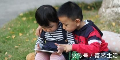 妈妈|熊孩子“直播妈妈的日常”,妈妈毫不知情,网友倒吸凉气