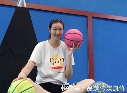 张佳迪|1米97女篮美女,嫁1米83东北农村小伙,准公婆为儿媳拆房门