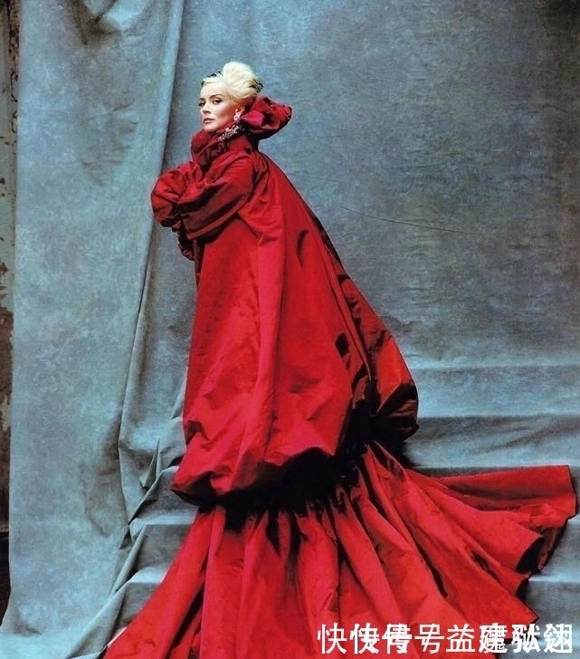 麦昆|麦昆设计的终极收藏家Gaga花75万找她买裙子,贝嫂最想赢的女人