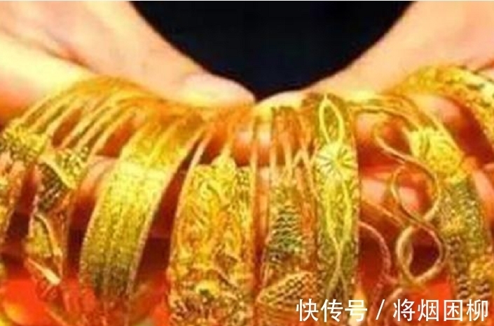 黄金首饰|金店老板不会告诉你:这3种黄金手镯,尽量别买,买过人的都说亏