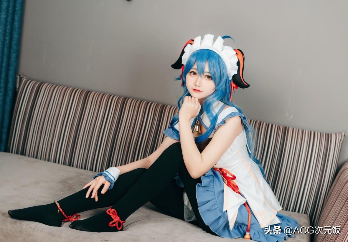Coser|玩家看原神Coser发现自己英语老师，询问后，发现真是老师本人