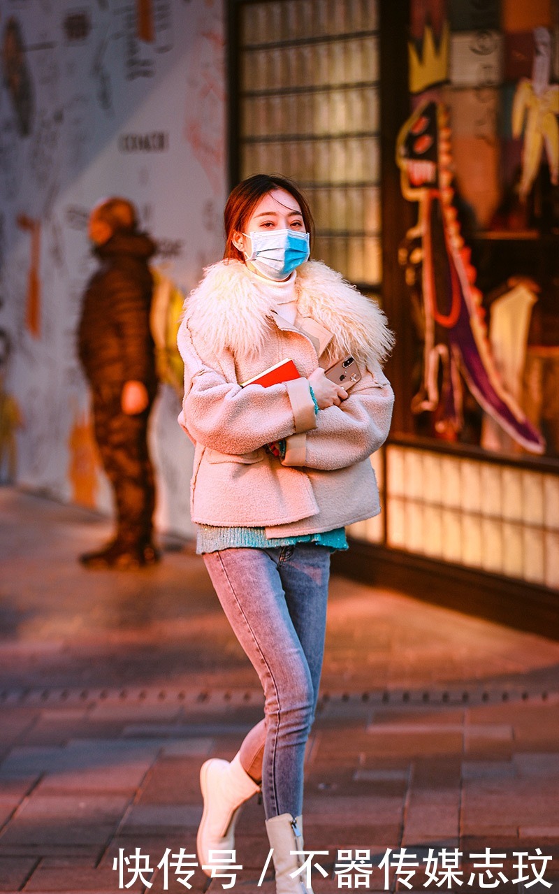 穿搭能够|街拍:时尚其实就像空气一般潜移默化的存在在我们身边