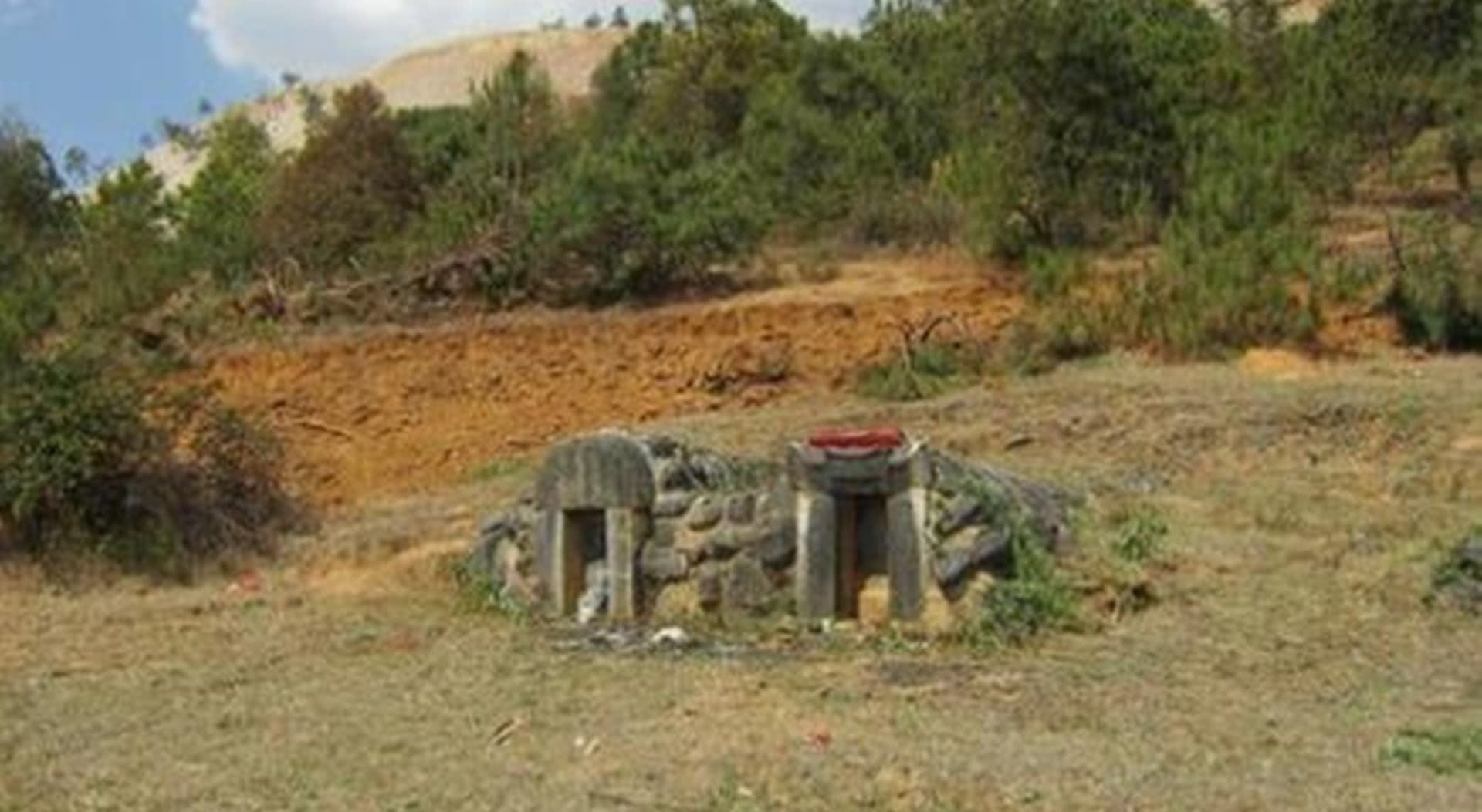 谁家祖坟比它牛?光绪和慈禧不敢碰,国家修铁路也要绕着走