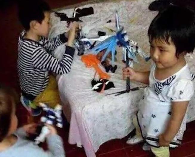 漫展|漫展現等比例真人手辦，卻被熊孩子打碎，網友估計要傾家蕩產了