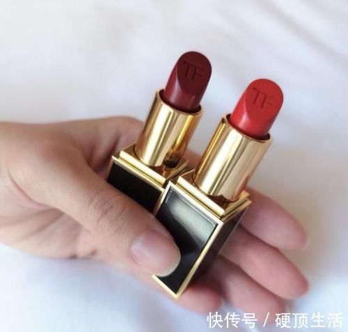 口红|5只买完就后悔的口红吐槽,荧光又显黑!你踩雷了几个?