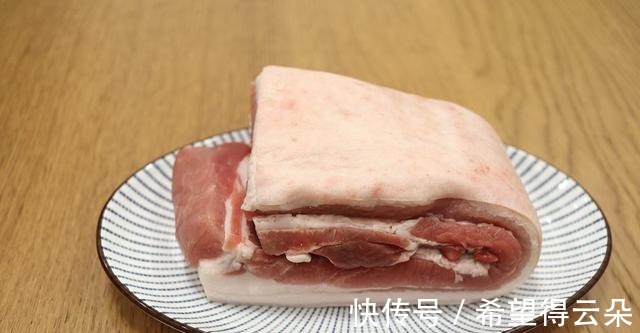 蒜泥白肉|蒜泥白肉经典菜目的家常做法，好吃不腻还下饭！