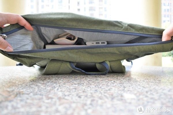 焦点|城市通勤利器，特别轻！很能装！多特SPOT焦点18L背包，让妹子如释重负