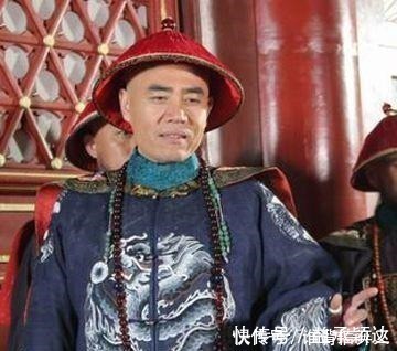 黄花$上联“水本无愁，因风皱面”，一少年随口对出下联，后高中状元！