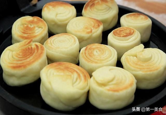 松软|一碗面粉，一包牛奶，快速做出奶香盘阳饼，香甜松软，奶香四溢
