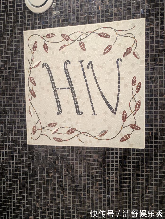 冰淇淋店|30间地狱般的卫生间设计,可能设计师从未上过厕所,开开眼界吧!