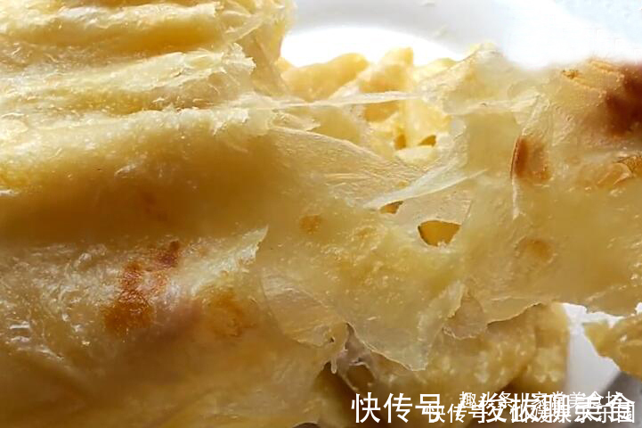 油饼|女儿最爱吃的油饼，40秒出锅，柔软筋道，比披萨好吃，早餐必备