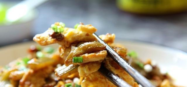 丝瓜炒鸡蛋里加点它，比肉还好吃，大人孩子都喜欢，超简单零失败