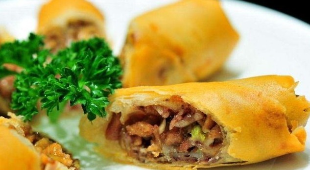 用这馅做春卷,我也是第一次做,真好吃,孩子吃8个,撑了还想吃