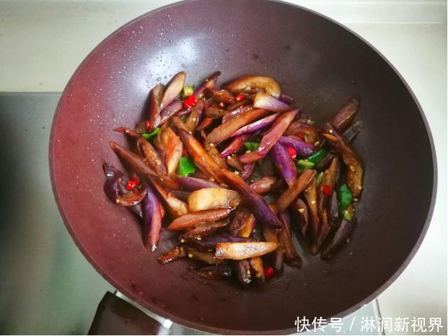 解决|茄子为什么会发黑这个问题怎么解决大厨一碗盐水的事