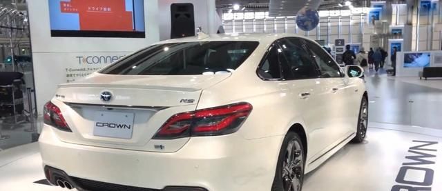 采用|2021款“皇冠”日本下线，采用三种动力系统，并带有底盘升降