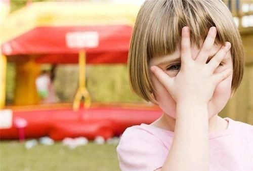 孩子|妈妈,他们都不和我玩!父母的回答和态度,影响了孩子的未来