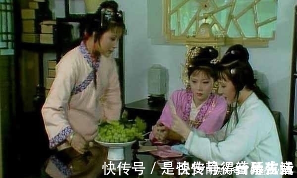 黛玉&湘云发现宝玉的珍珠少了一颗,引出黛玉冷笑,写这一段有何用意?