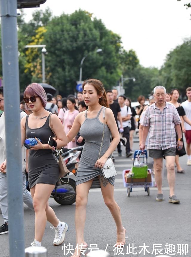 敢穿搭的女人惹眼,会穿搭的姑娘迷人