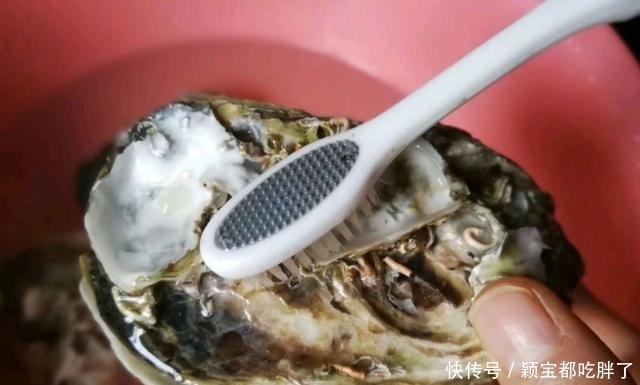 粉丝|蒜蓉粉丝蒸生蚝,只要跟着步骤一点点做,蒸出来的比饭店还香