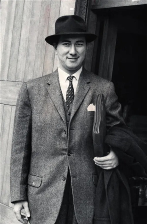 有何|亲妹妹的反戈一击,揭露何鸿燊商业帝国真相,二人之间有何恩怨?