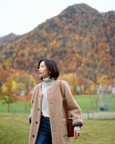 日系 40岁的女人别再乱穿衣，学ins时尚宝妈的日系穿搭，舒适不张扬