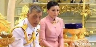 泰王王妃诗尼娜贵妃是因何被泰王玛哈·哇集拉隆功罢黜