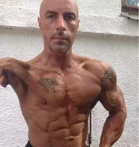 健身|虽然他健身3年体重一斤没涨,我却被深深感动了!