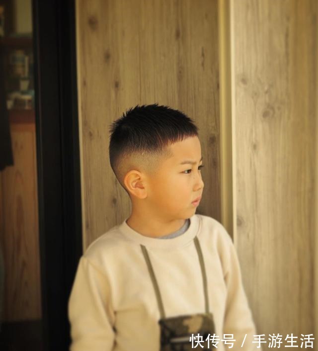 飞机头 3到10岁小男孩发型怎么剪剪完这四种,谁知这么帅!