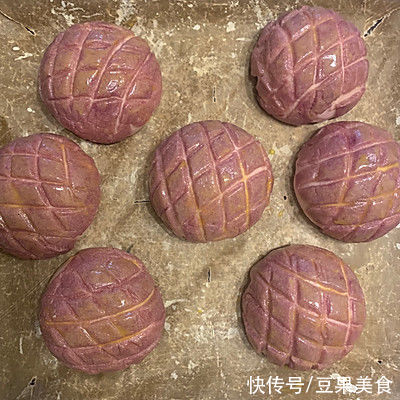 黄油|紫薯菠萝包#一口新年味，全家享佳味#