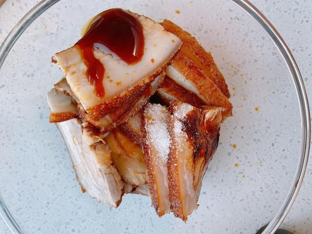 年夜饭必备梅菜扣肉，掌握3点，能出虎皮，而且肥而不腻入口即化