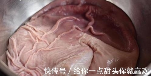 洗猪肚时，有人用淀粉，有人用盐，大错特错这么洗才正确