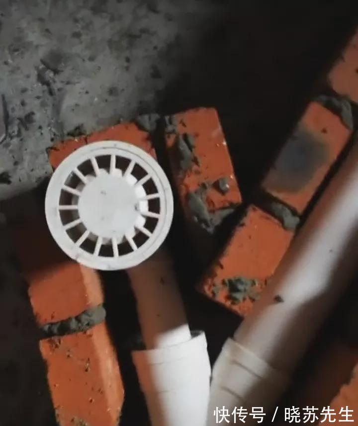 水管|水电工这样给我家布置下水管道，真的让我很满意不得不竖起大拇指
