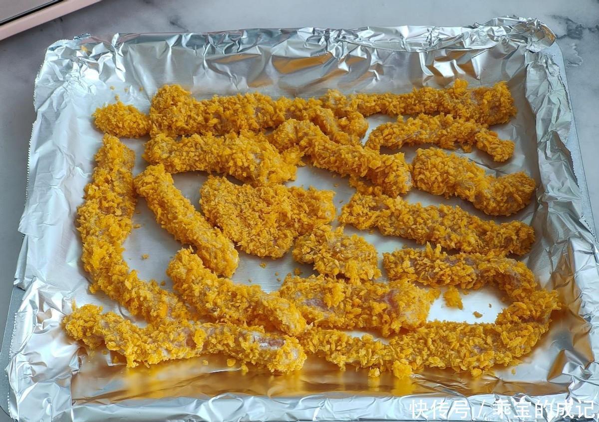 鸡胸肉|自制烤箱版的香酥鸡柳，香酥可口，食材健康，家人吃得放心