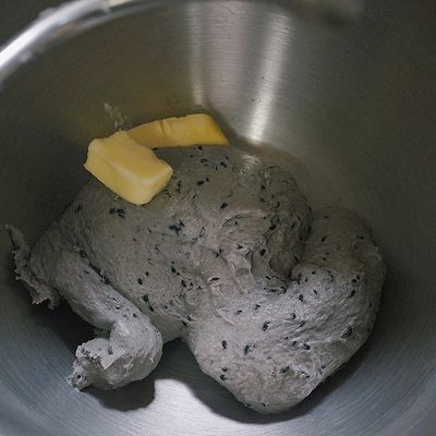 黑芝麻奶酥面包