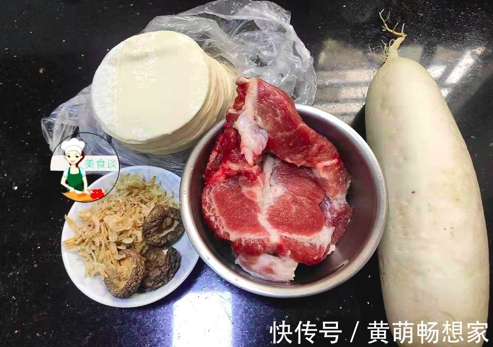 包白萝卜饺子时,记住老师傅的3个小技巧,饺子鲜嫩多汁,太香了