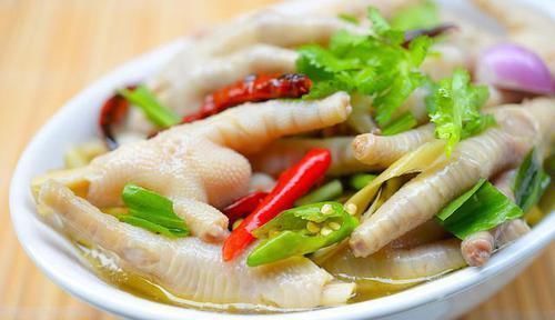 茄子|怀孕六个月的孕妈能吃鸡爪吗?为了胎儿健康,这些食物最好别吃