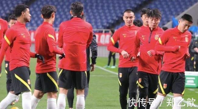 国足|球迷想念李铁,但李霄鹏更适合国足主教练,输球不下课有“保障”