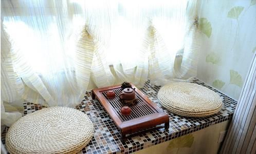 飘窗|飘窗万万不要铺大理石了，聪明人更爱用这种材料代替，省钱又好用