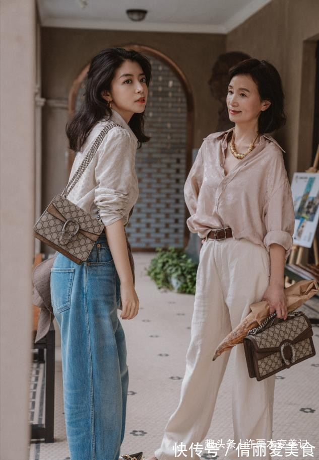 一字领 女人过了55岁,就要少穿小黑裤,学三木妈妈这样穿,优雅显气质