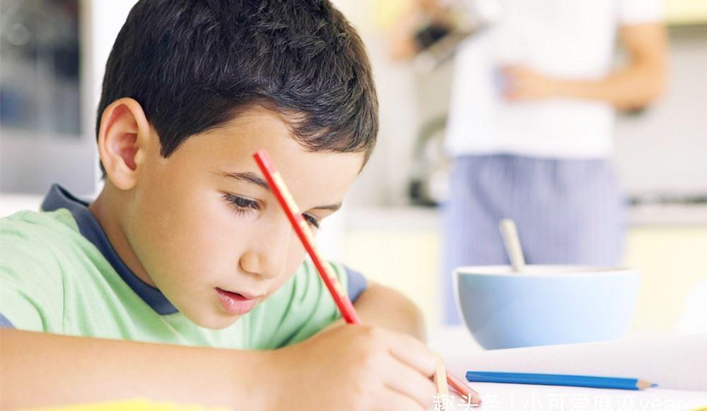 妈妈|“请倒数第一名家长发言！”差生妈妈的一席话，让班主任感到惭愧