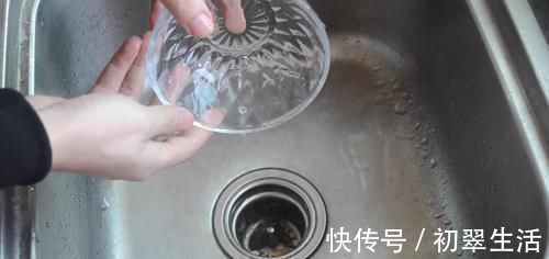 橘子皮|橘子皮放进白醋里泡一泡, 能为家里省下不少钱, 看完您会感谢我的
