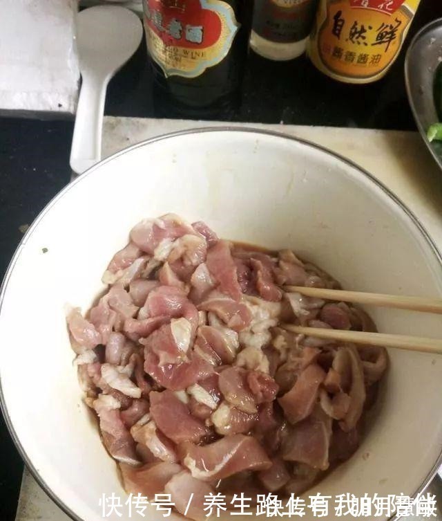 无论炒什么肉，谨记这4个小技巧，炒出来的肉，又嫩又入味！