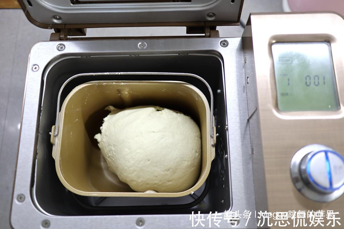 三个萝卜一盆面,蒸出的大包子比肉香,越吃越香!