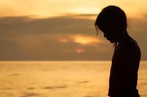 自闭症|他们不是内向,他们是真的病了,不要让天再“塌”第二次