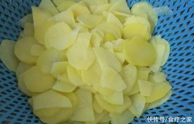 土豆这样做比肉还香，开胃又下饭，味道好极了!