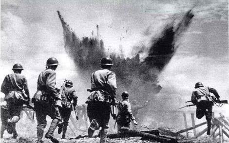 枪毙|“去，把那个营长抓回来，枪毙他！”李先念怒气冲冲地喊道